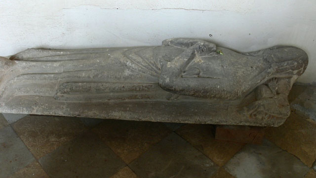 Effigie érodée d'une femme, vers 1300 - Crick, Northamptonshire