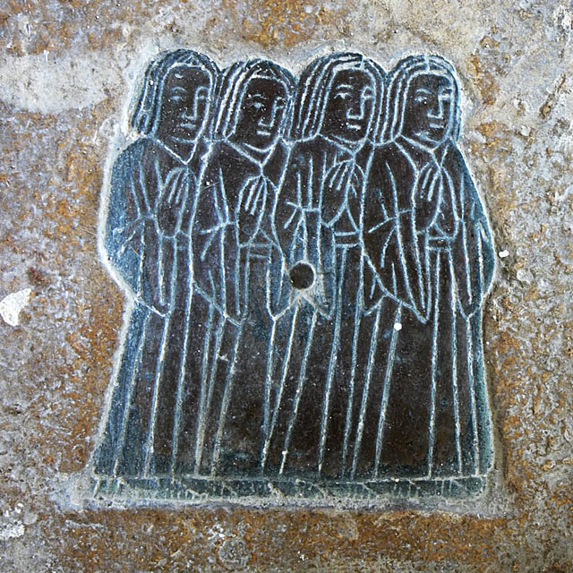 4 inch high figures below main figure
