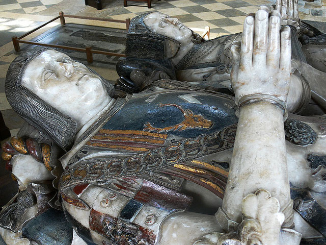 Richard Knightley effigy with Lancastrian double S motif