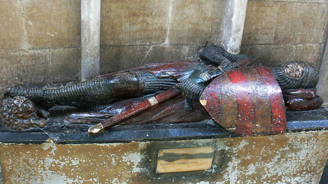 Medieval Effigy Cross Legged Knight Crusader