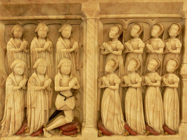 Thomas Cave Tomb, mourners on side