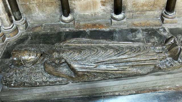 Bishop Walter de Cantelupe Gothic effigy tomb