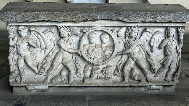 3rd Century Sarcophagus with putti Roman sarcophagus Pisa