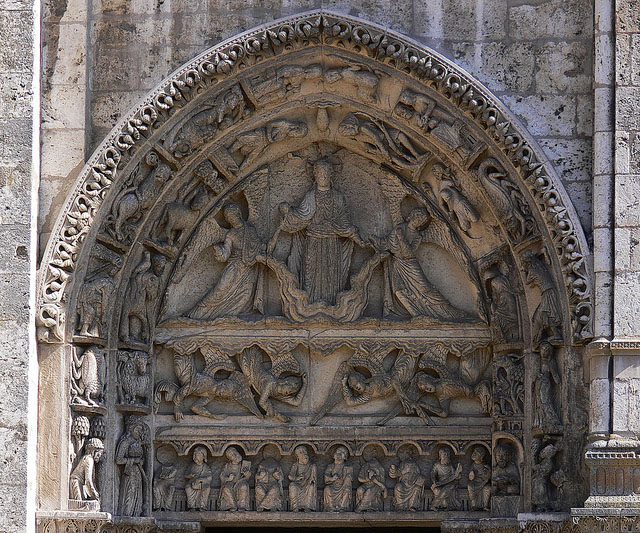 Royal portal Ascension, romanesque sculpture, chartres