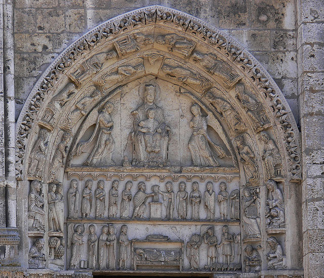 Royal portal Christ on Earth, romanesque sculpture, chartres